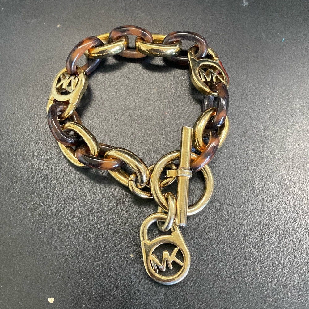 Michael Kors chunky toggle bracelet